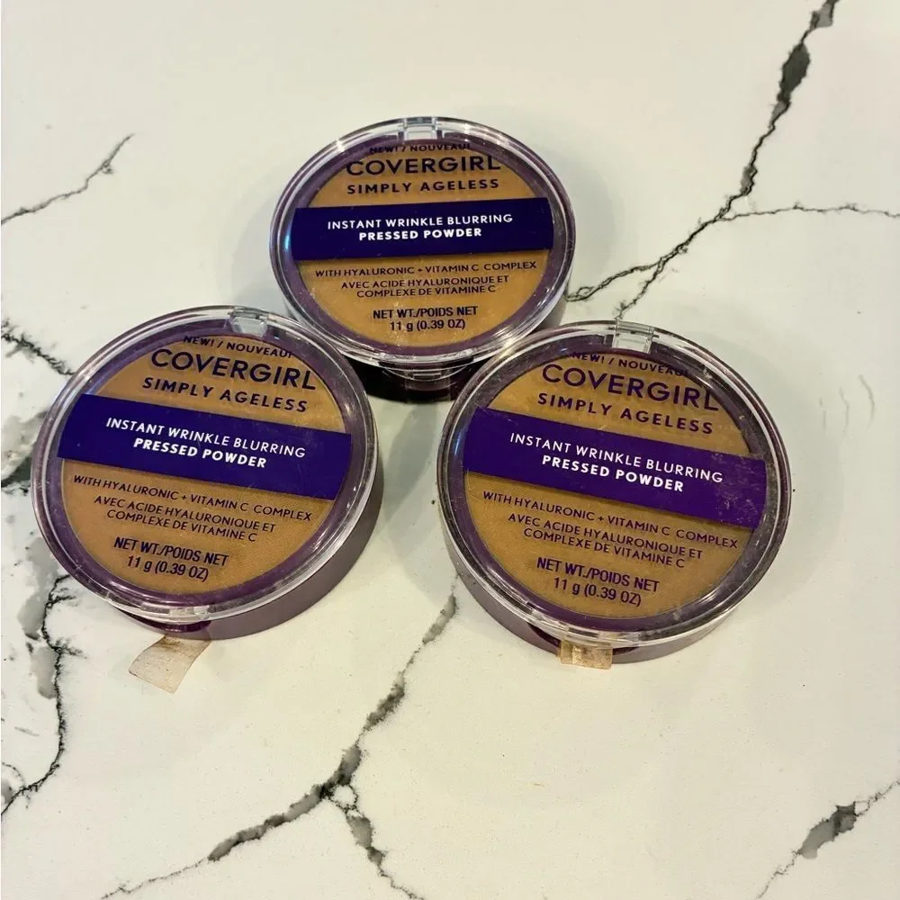 COVERGIRL Simply Ageless Instant Wrinkle Blurring Pressed Powder